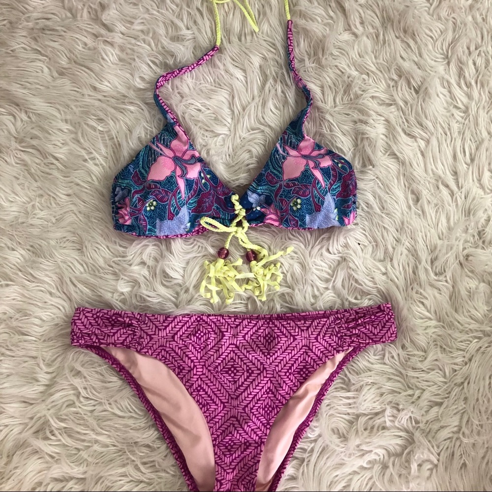 Victoria’s Secret Bikini (Reversible top)